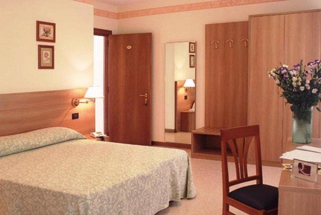 Hotel Ristorante Al Bassanello Бассано-дель-Граппа Экстерьер фото