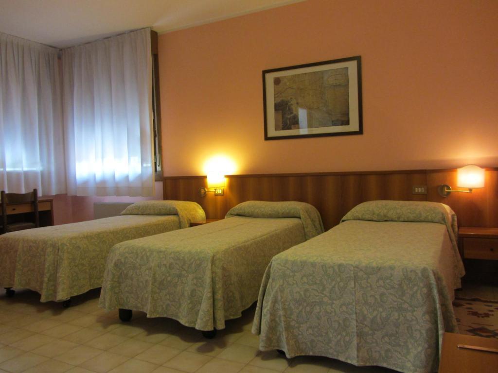 Hotel Ristorante Al Bassanello Бассано-дель-Граппа Экстерьер фото