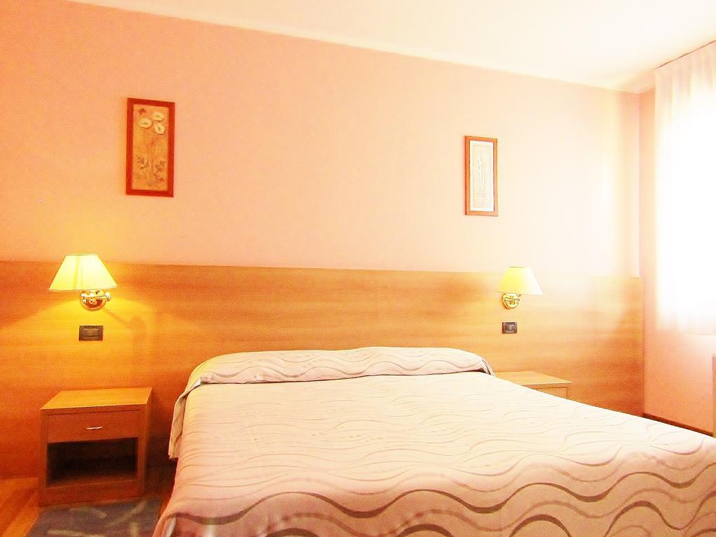 Hotel Ristorante Al Bassanello Бассано-дель-Граппа Экстерьер фото
