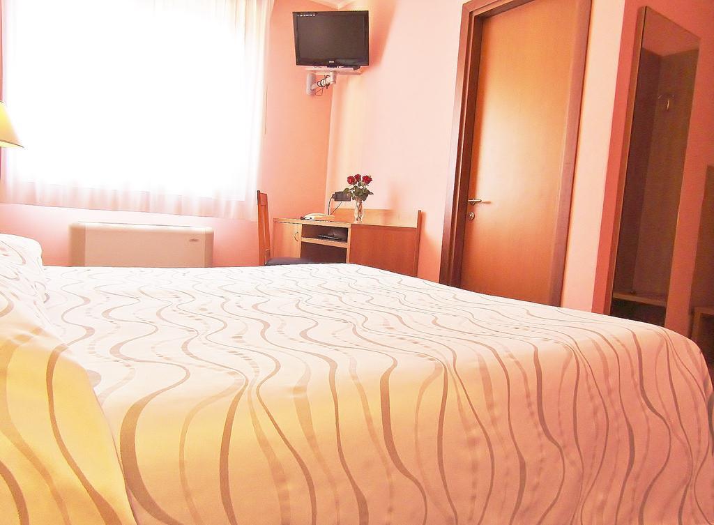Hotel Ristorante Al Bassanello Бассано-дель-Граппа Экстерьер фото