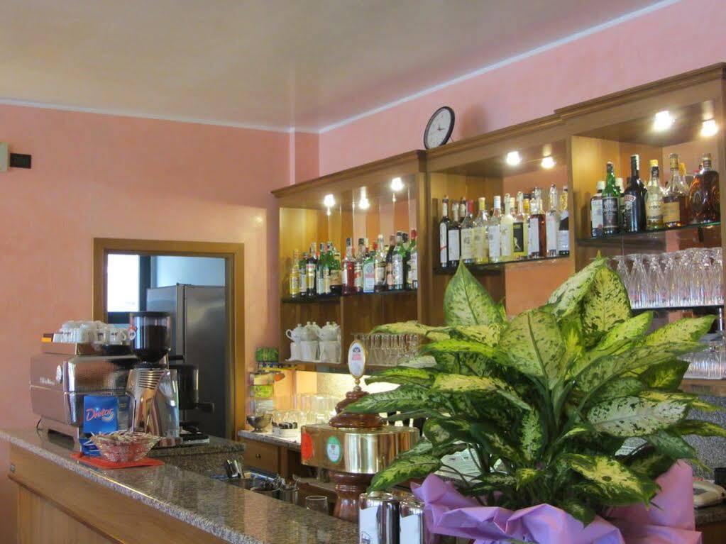 Hotel Ristorante Al Bassanello Бассано-дель-Граппа Экстерьер фото
